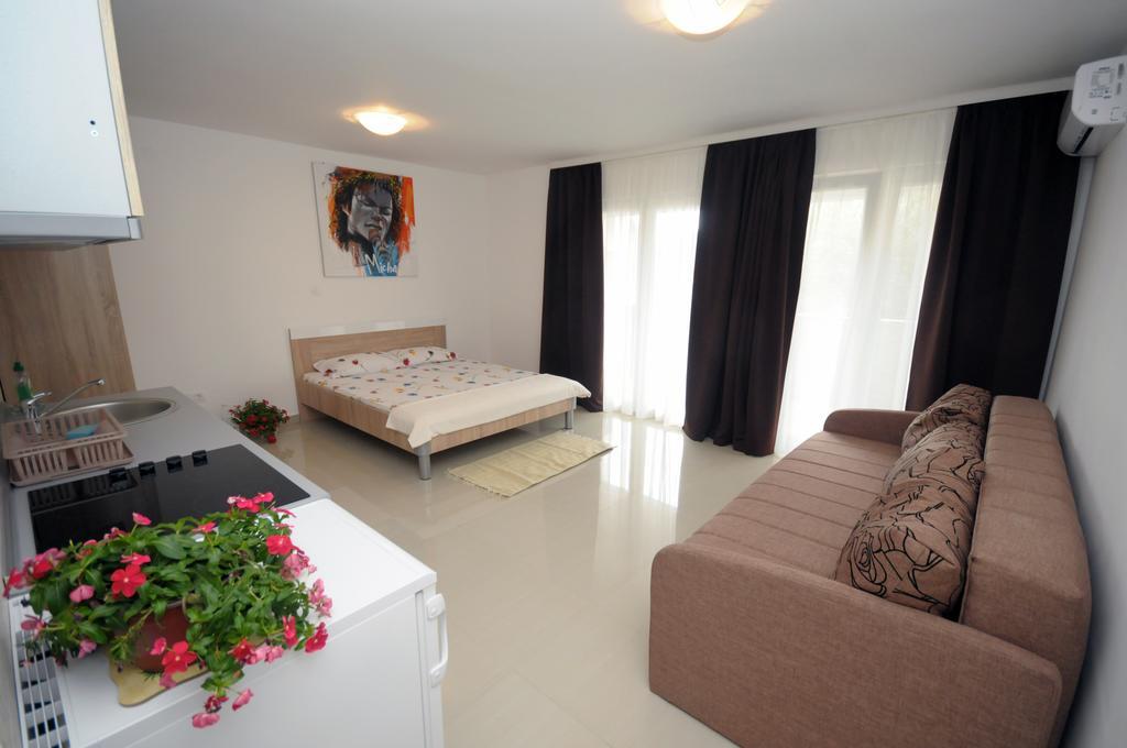 Apartments Vila Anastasia Budva Rum bild